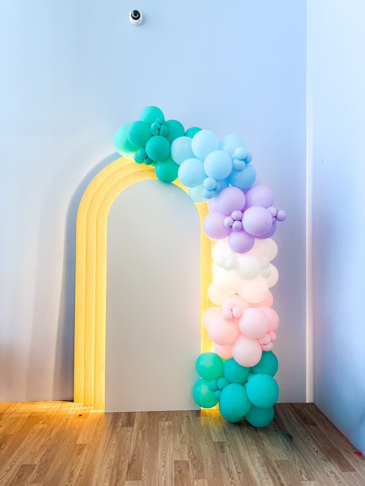 Balloon arch party decoration